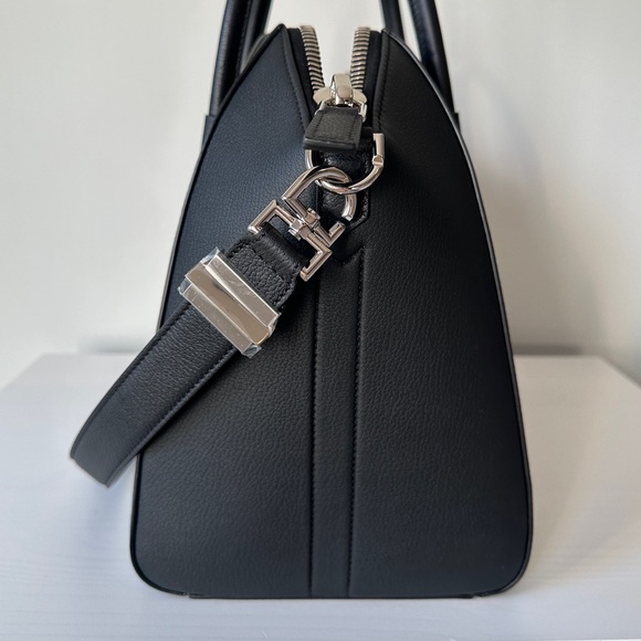Givenchy Antigona Medium - Picture 12 of 15